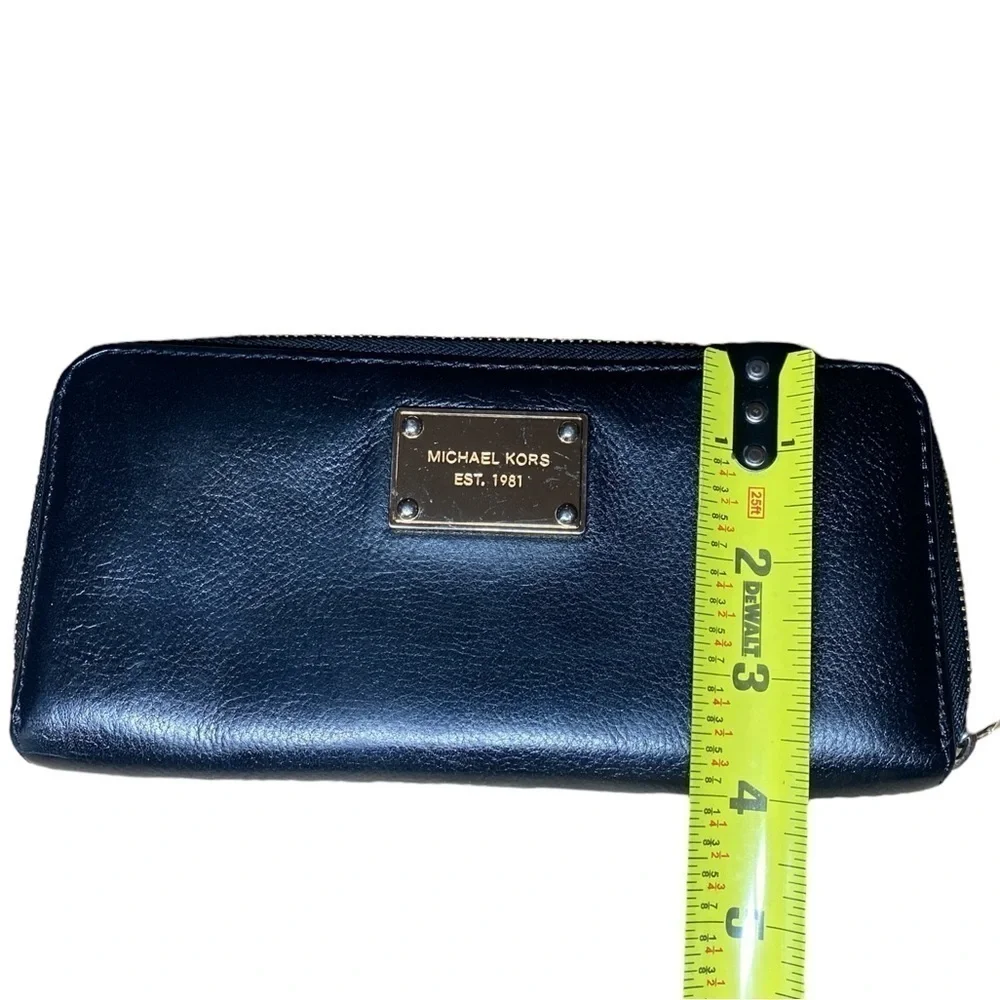 Michael Kors Leather Wallet in Black With Gold